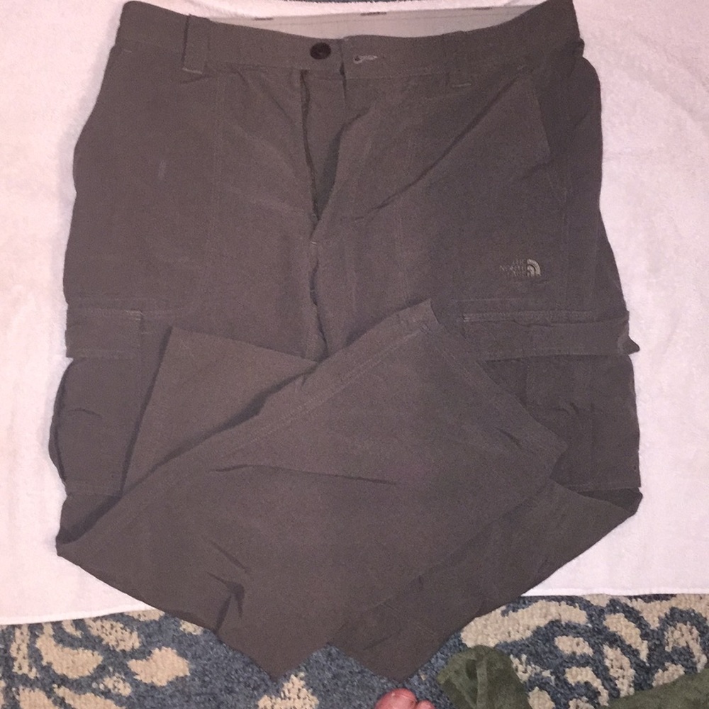 EUC The North Face nylon cargo pants size 36